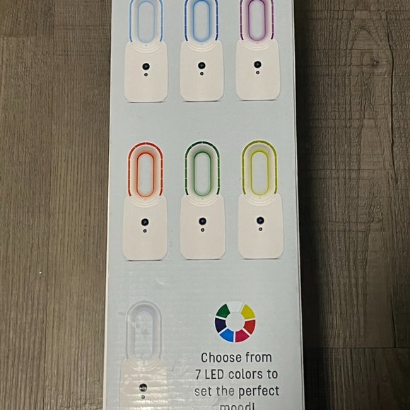 New Merkury Innovations Bladeless LED color Desk Fan , perfect for work, etc - Picture 2 of 5